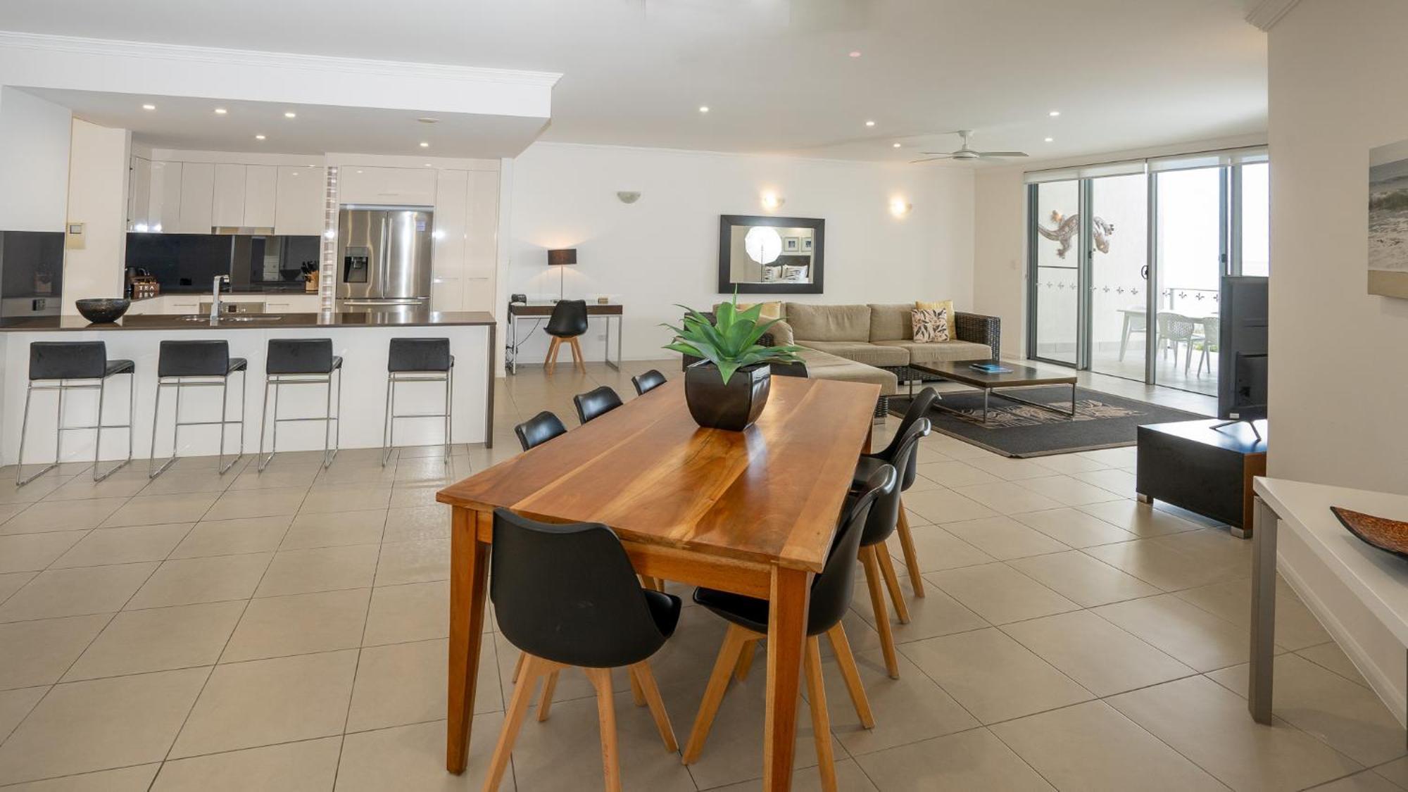 Vue Apartments Тринити Бич Экстерьер фото