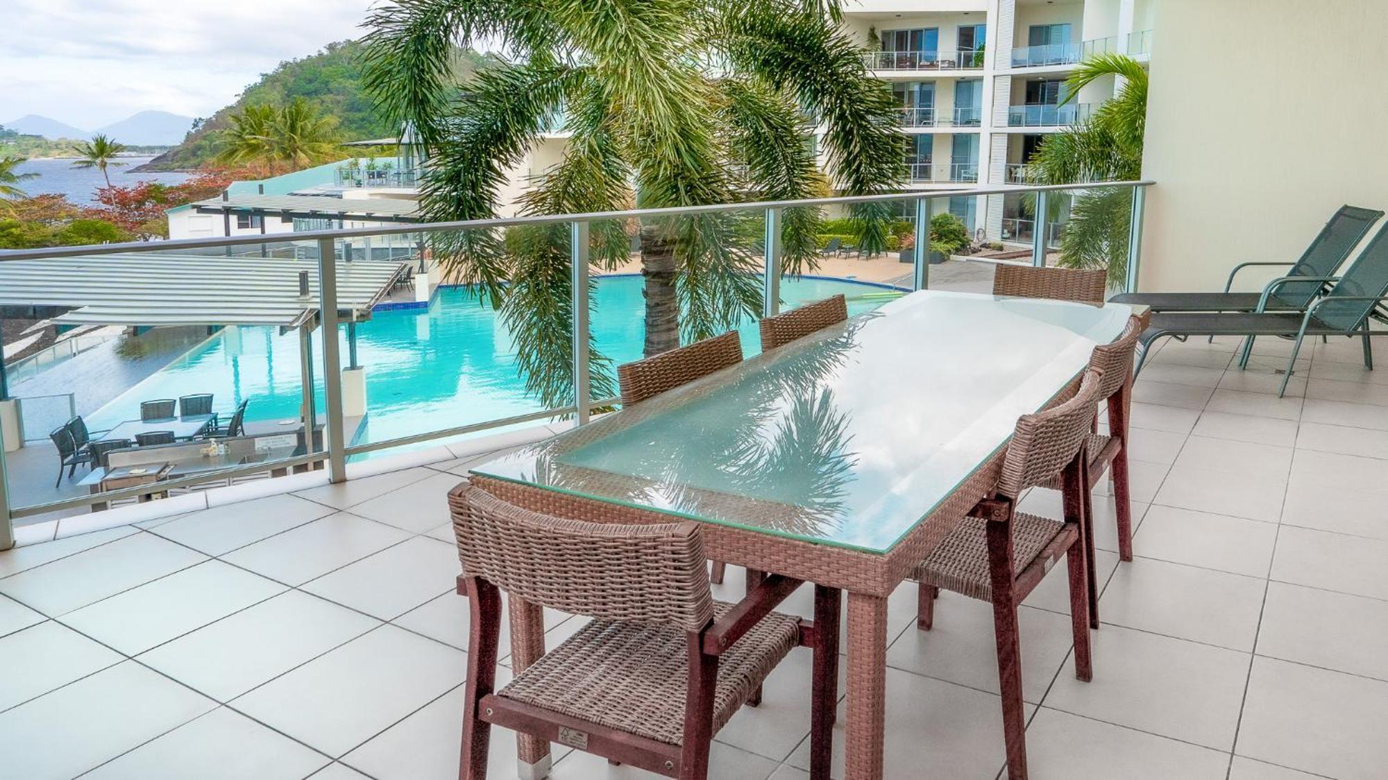 Vue Apartments Тринити Бич Экстерьер фото