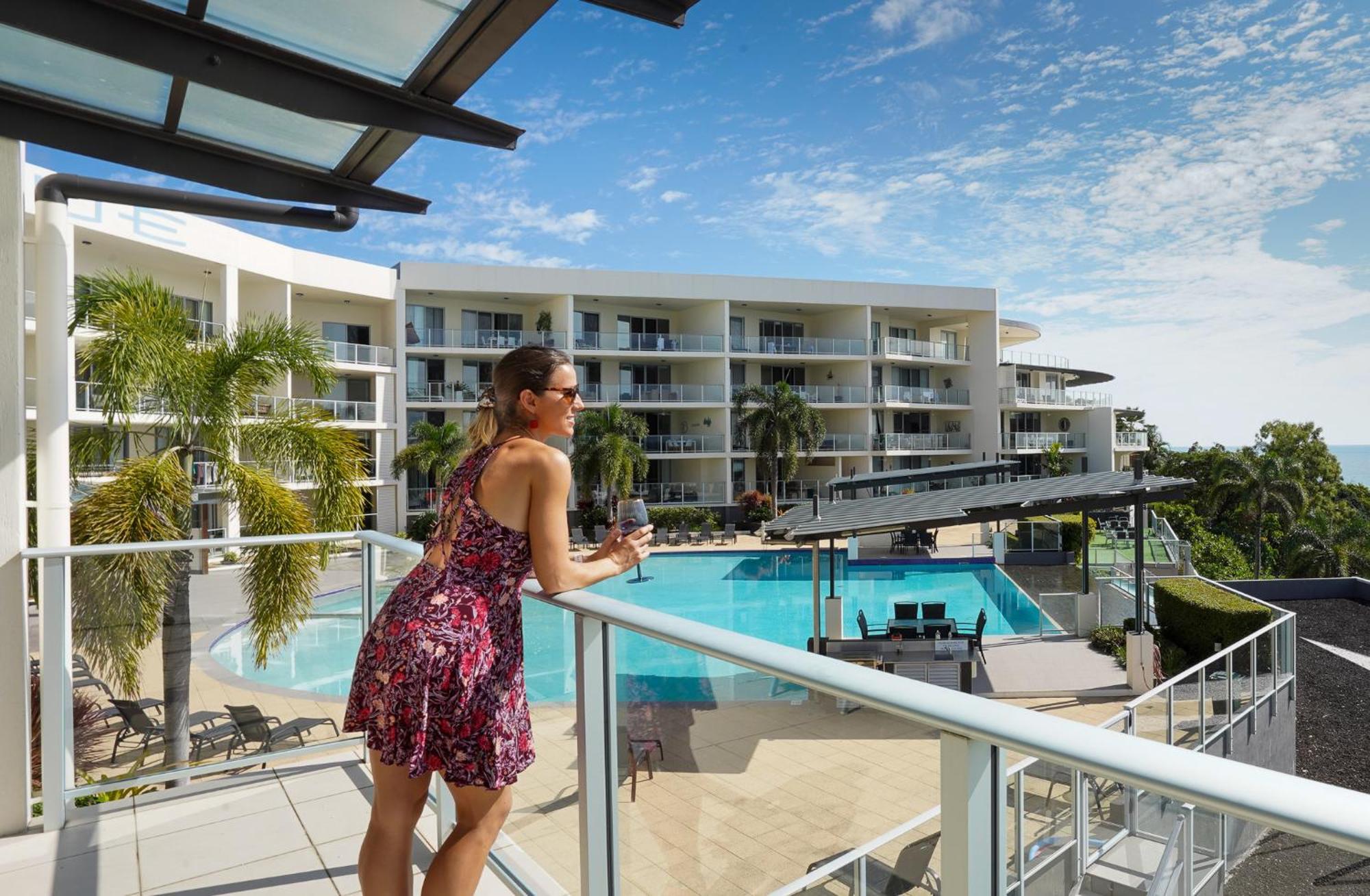 Vue Apartments Тринити Бич Экстерьер фото