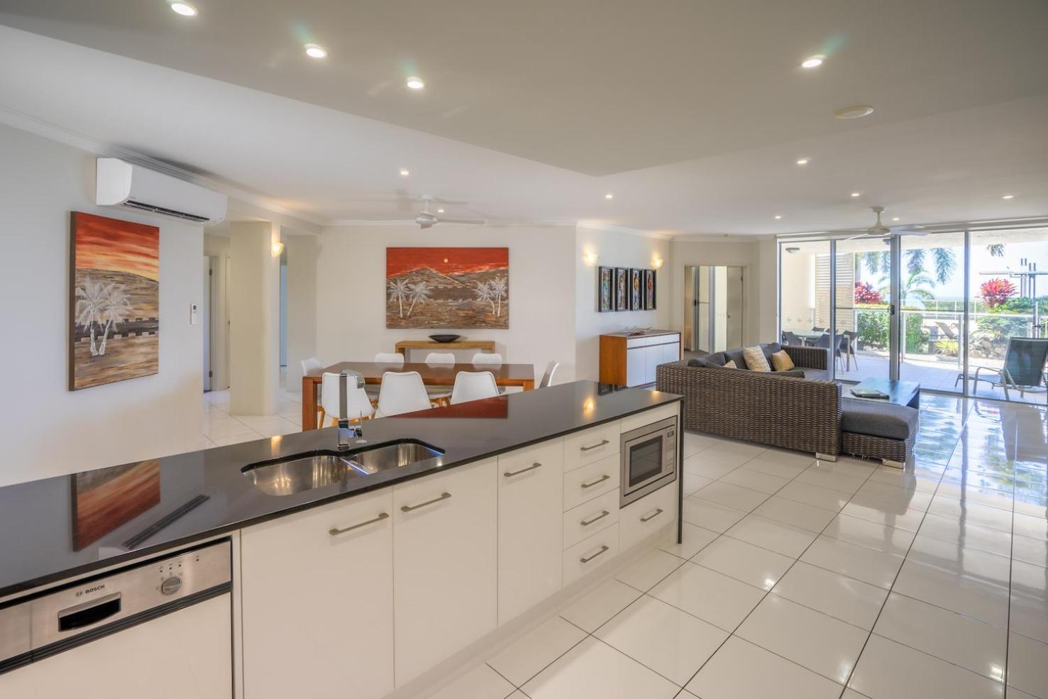 Vue Apartments Тринити Бич Экстерьер фото